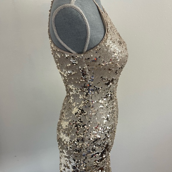 Sequin Heart Sheath Dress - Picture 5 of 14